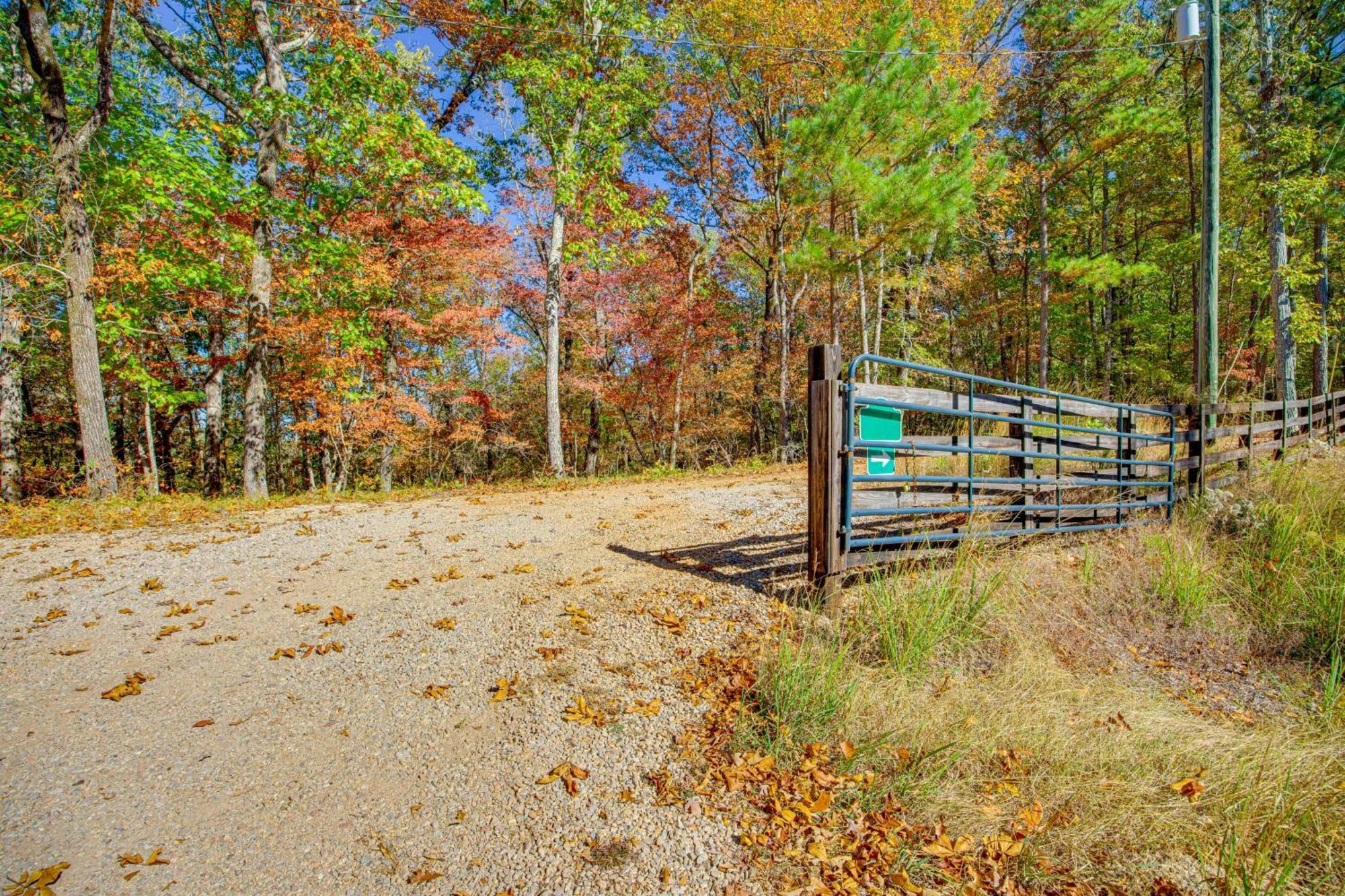 Secluded Tallassee Cabin With Fire Pit And Porch! Ngoại thất bức ảnh