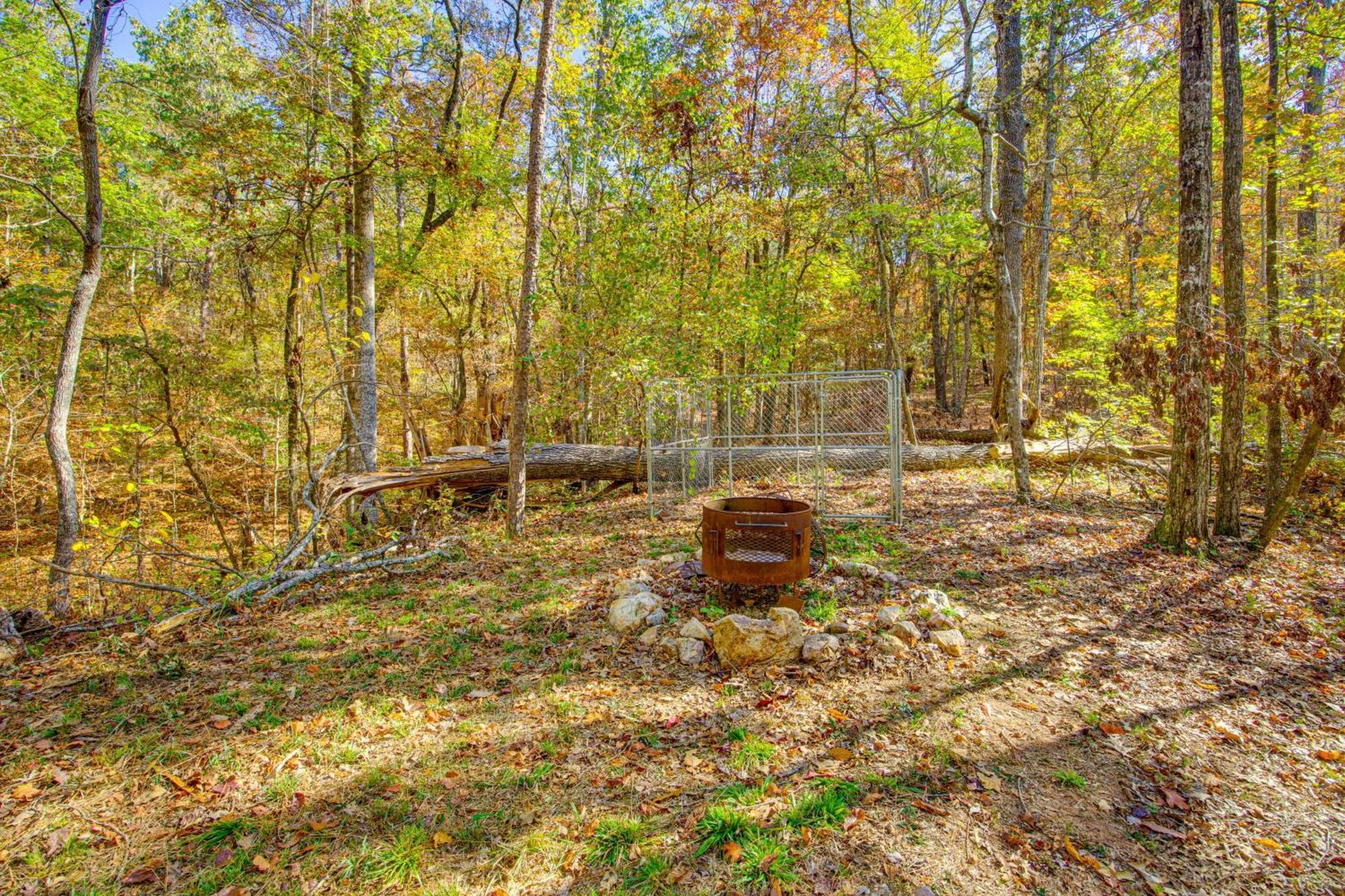 Secluded Tallassee Cabin With Fire Pit And Porch! Ngoại thất bức ảnh