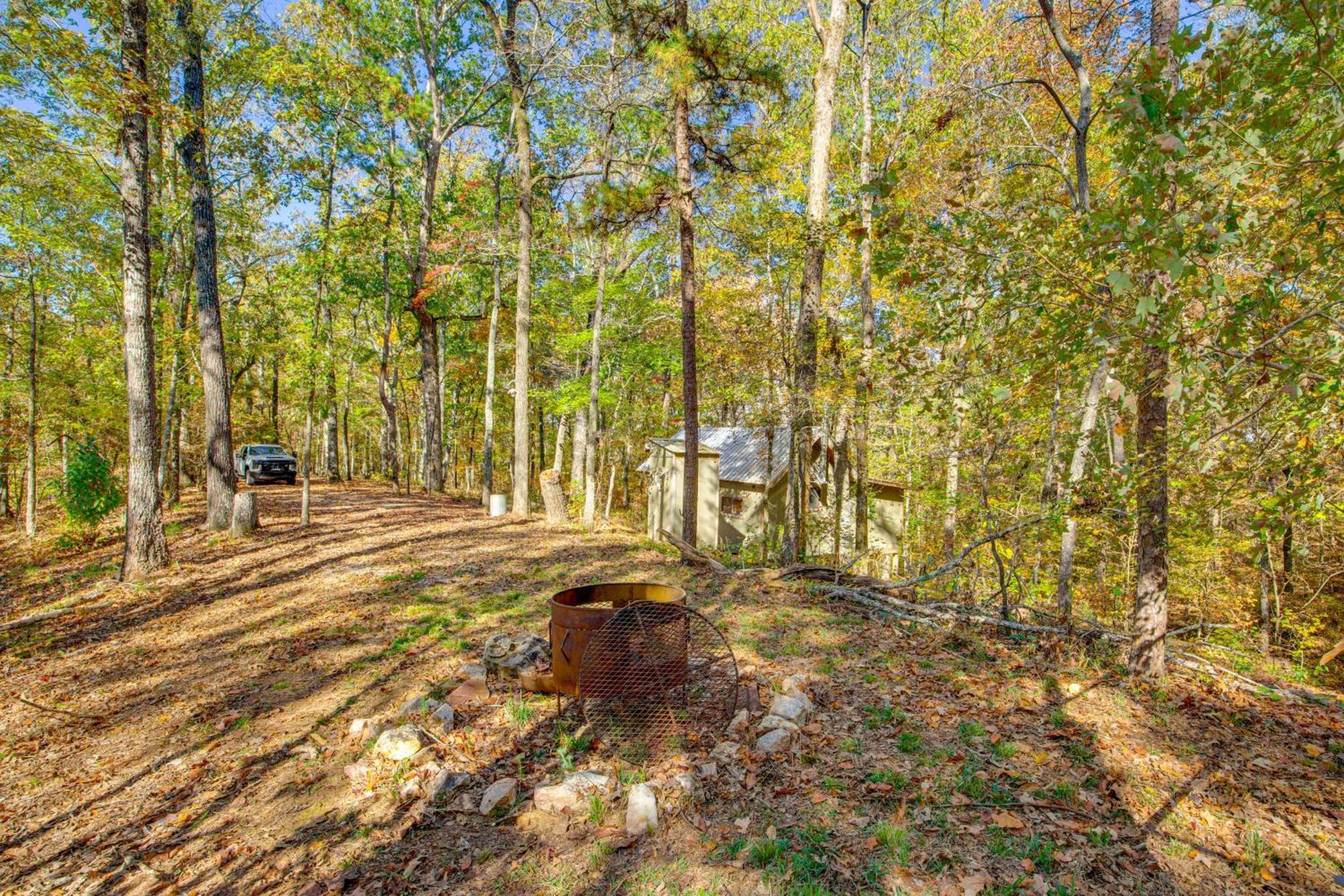 Secluded Tallassee Cabin With Fire Pit And Porch! Ngoại thất bức ảnh