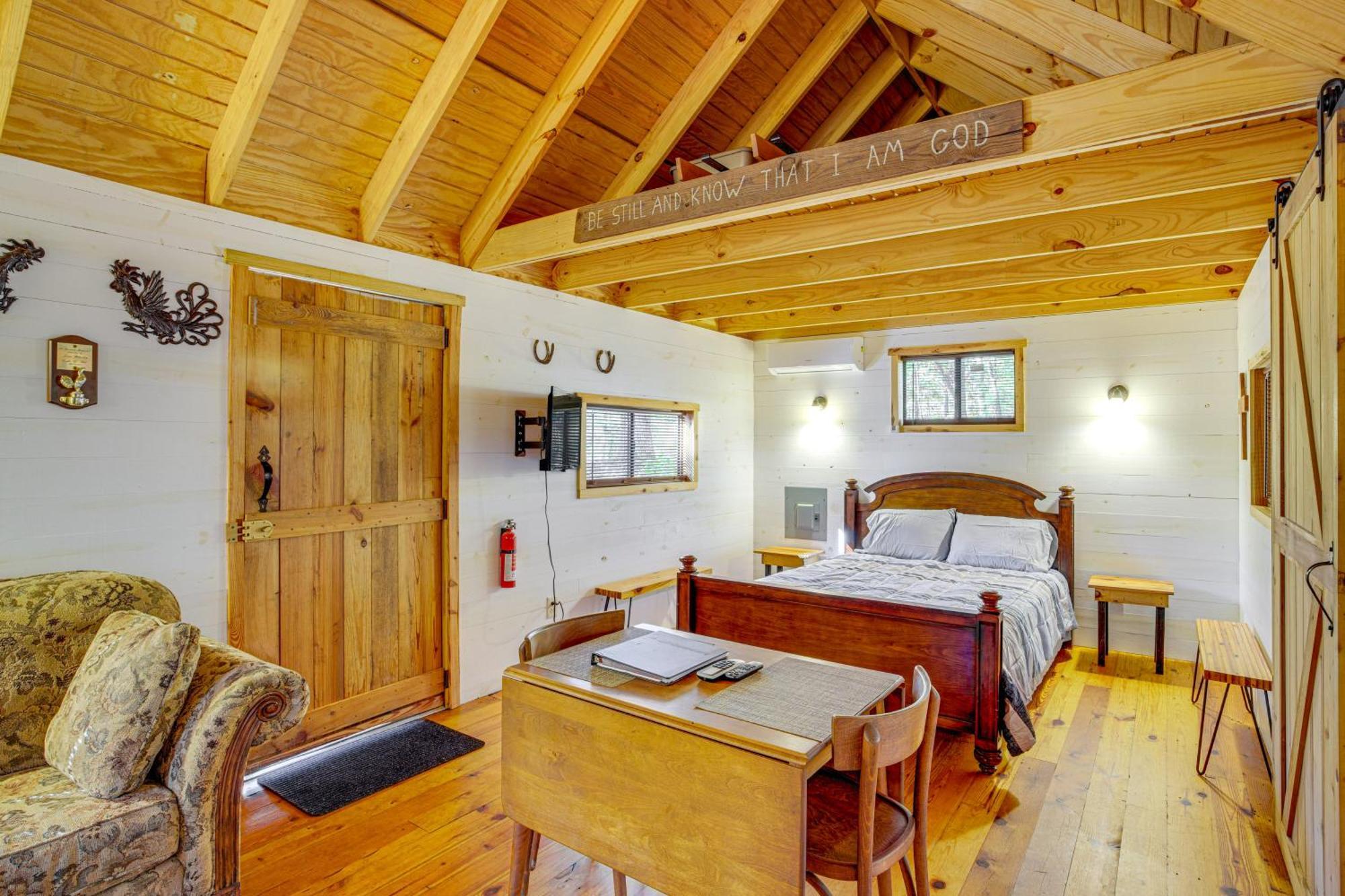 Secluded Tallassee Cabin With Fire Pit And Porch! Ngoại thất bức ảnh