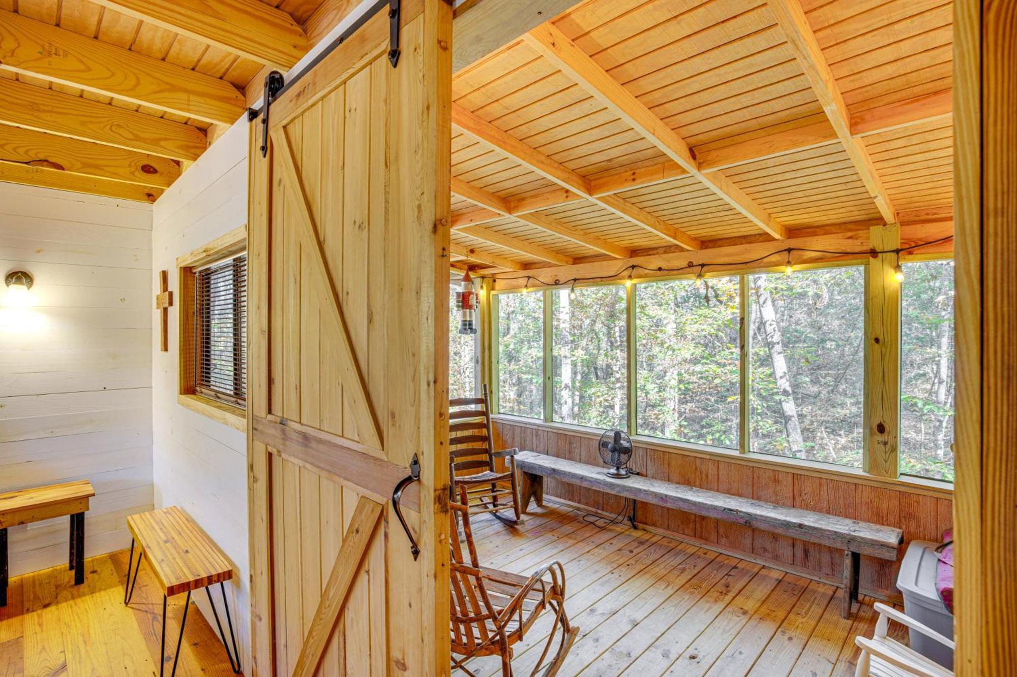Secluded Tallassee Cabin With Fire Pit And Porch! Ngoại thất bức ảnh