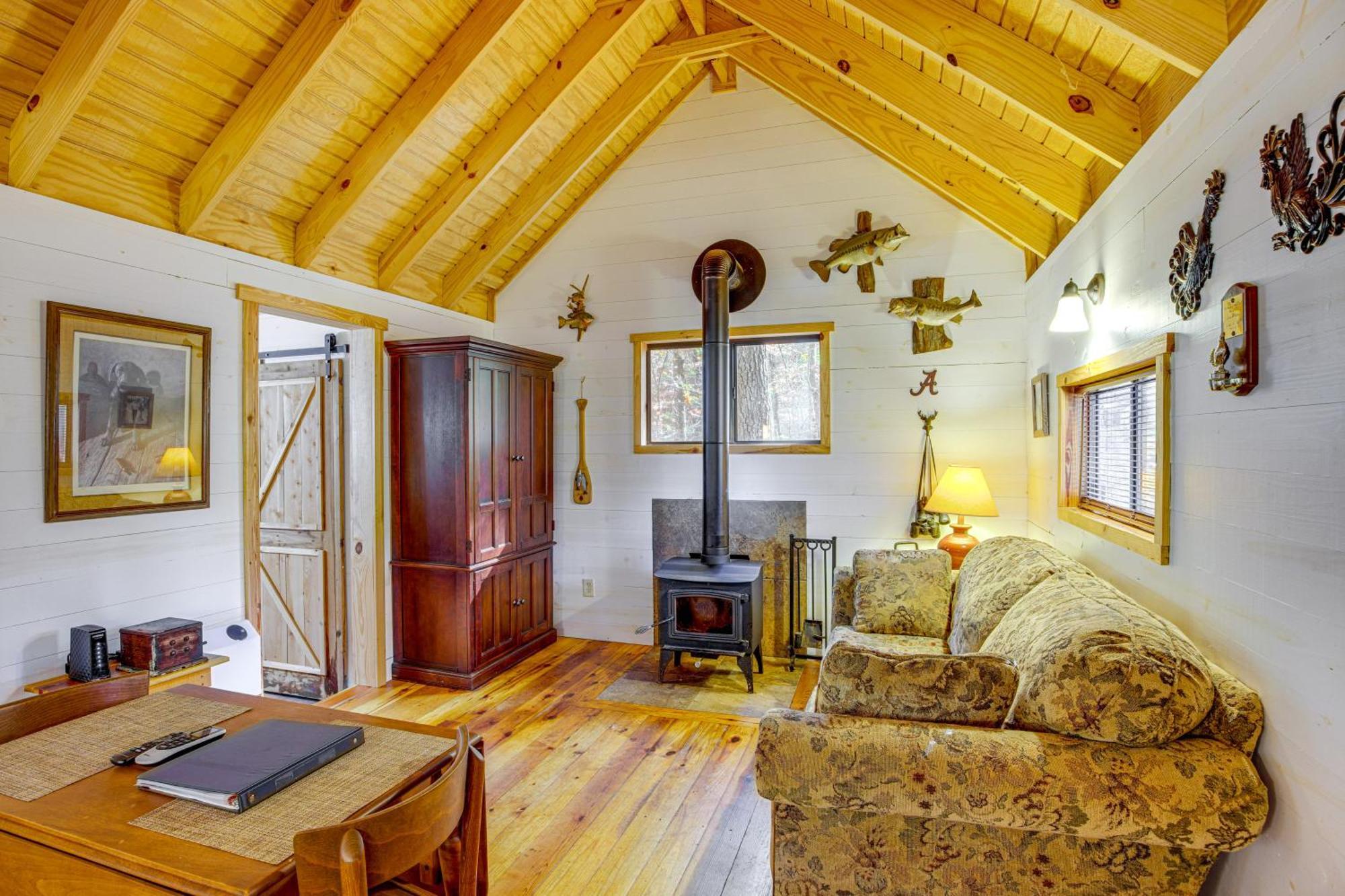 Secluded Tallassee Cabin With Fire Pit And Porch! Ngoại thất bức ảnh